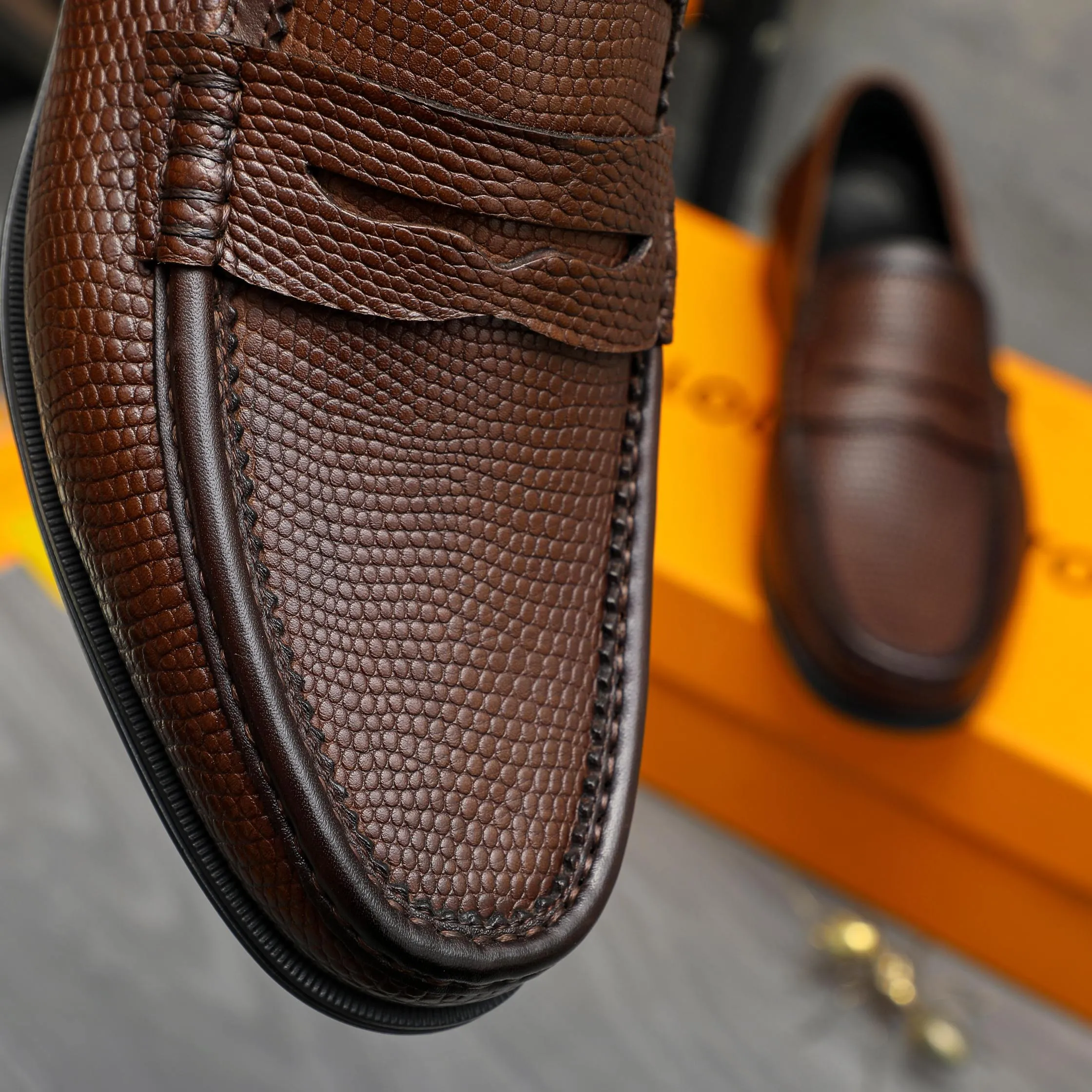 Men's shoes 💰p442 Product trademark: LV (Louis Vuitton) business slip-on leather shoes. Regular size: 38-46 (45.46 is custom-made and non-refundable) Product materials: Selected high-quality grained cowhide upper, cowhide lining, rubber outsole